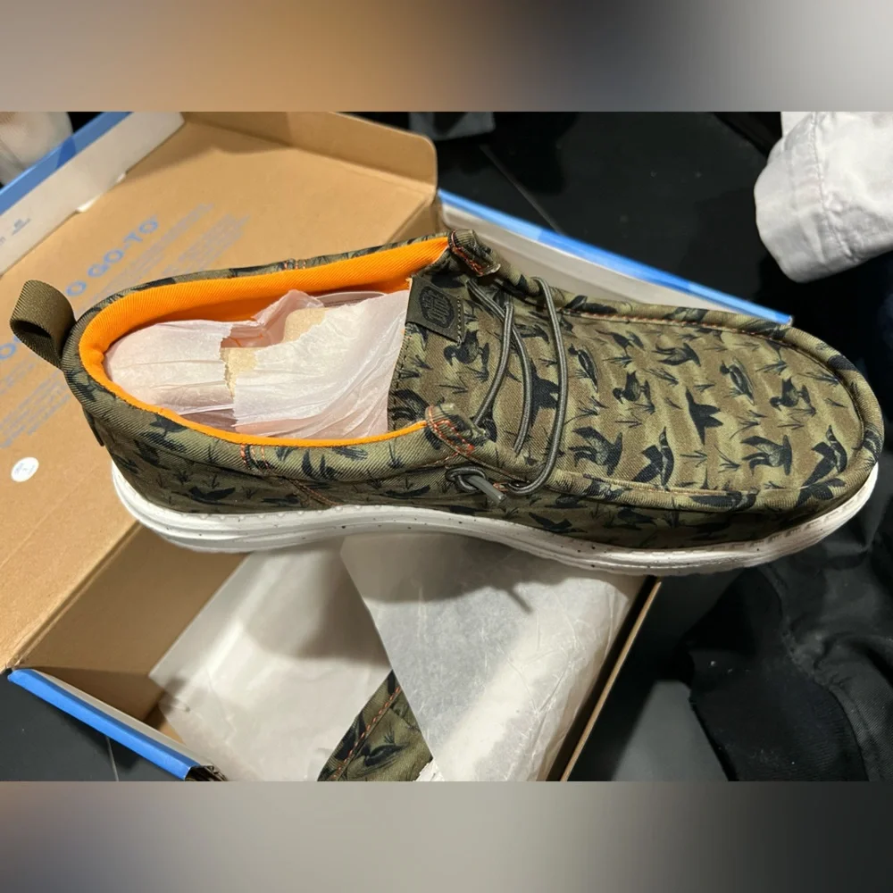 Hey Dude Camouflage Green Men's Shoes - Picture 1 of 2